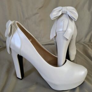 Elegant White Bow Heels